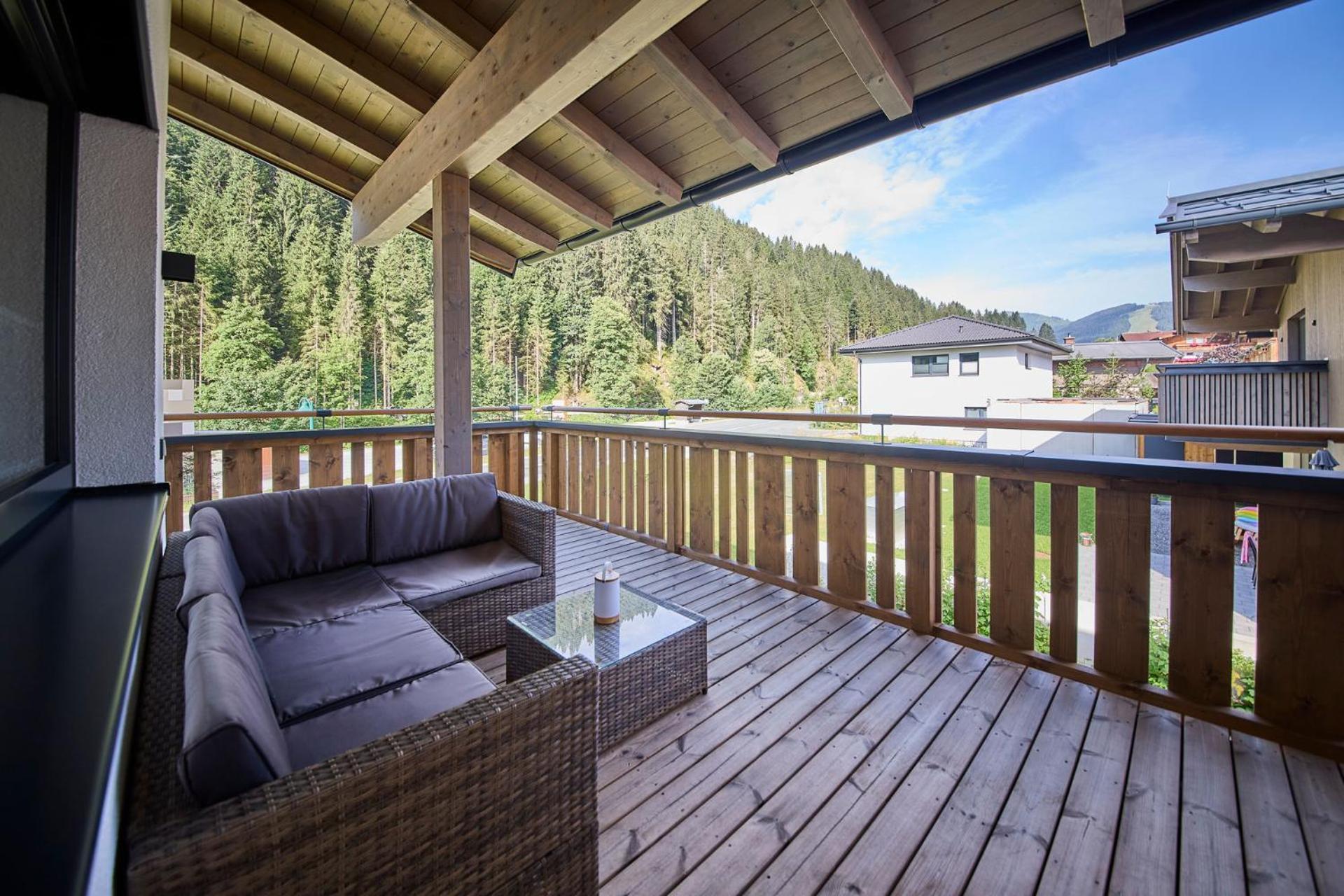 Haus Joan - Apartments Saalbach-Hinterglemm Exteriör bild