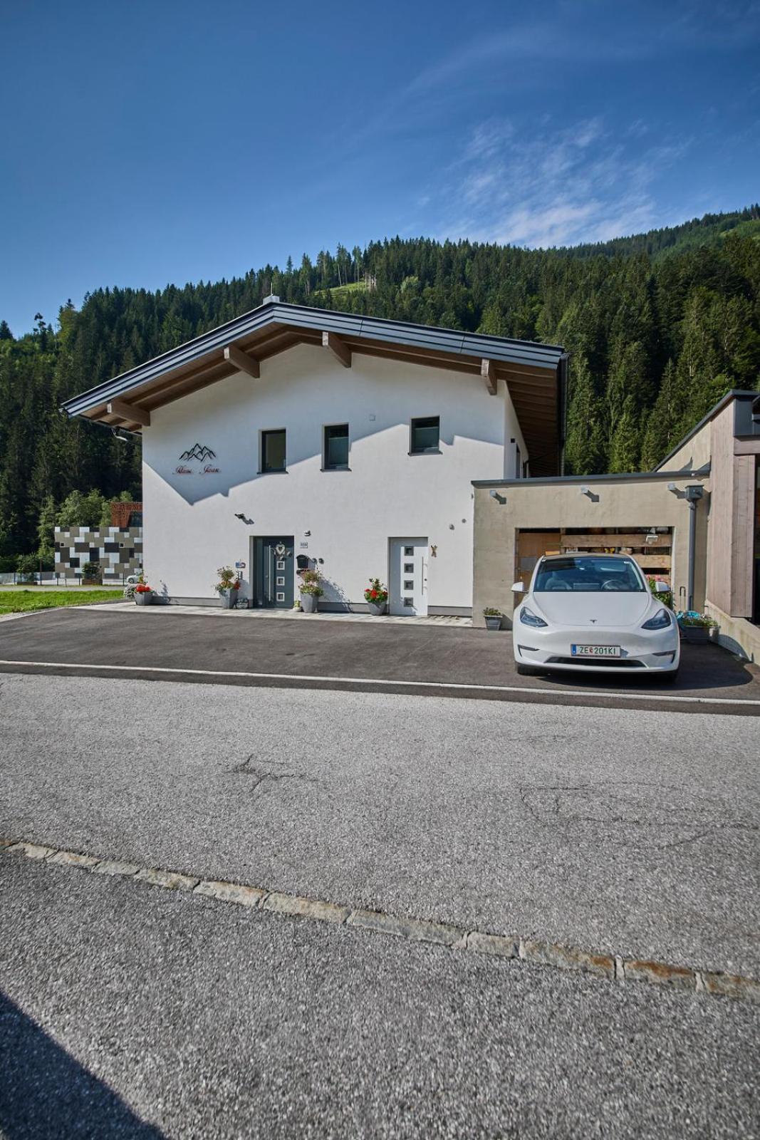 Haus Joan - Apartments Saalbach-Hinterglemm Exteriör bild