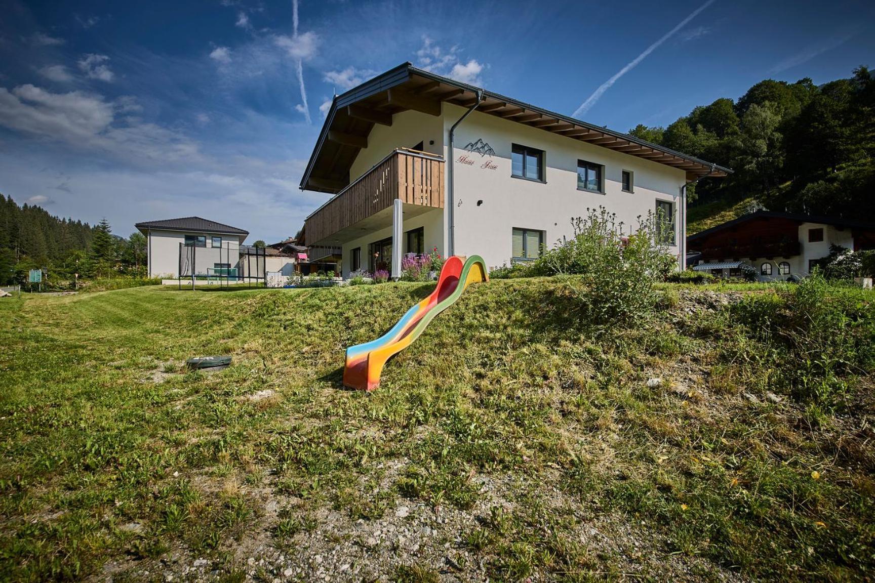 Haus Joan - Apartments Saalbach-Hinterglemm Exteriör bild