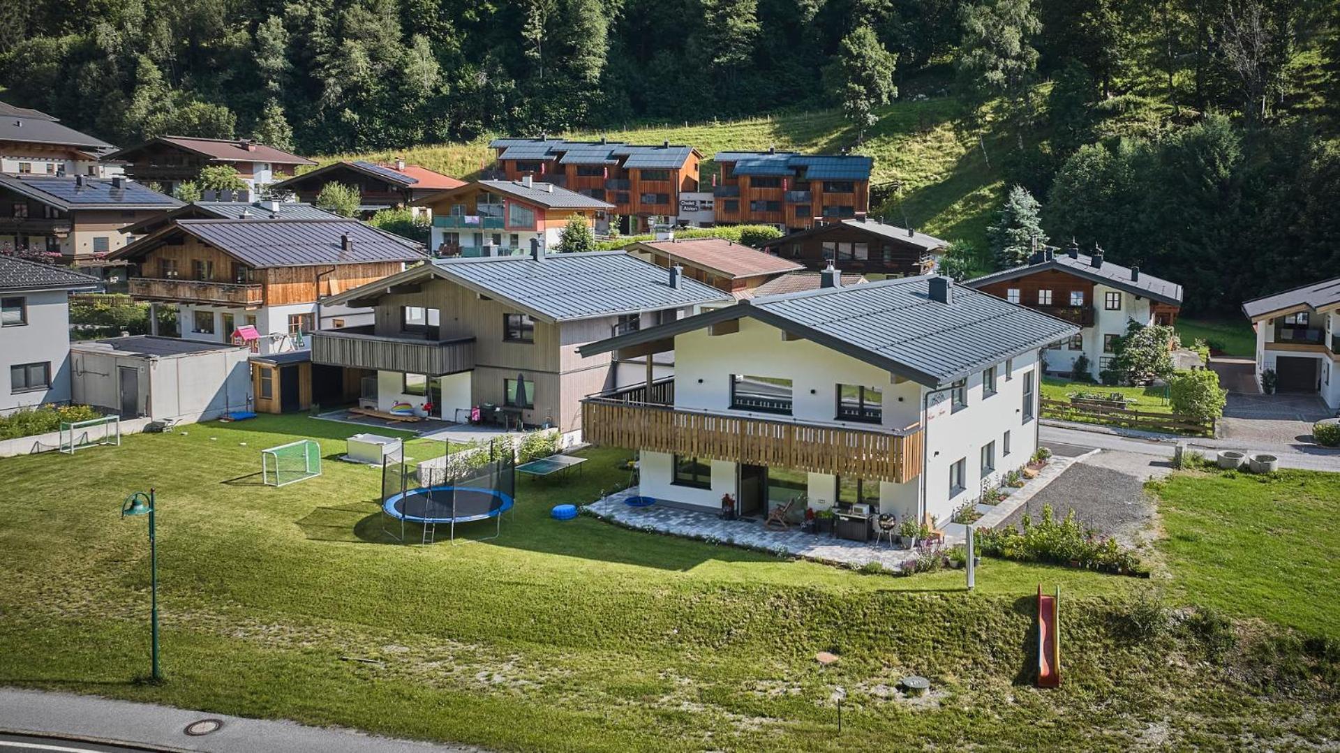 Haus Joan - Apartments Saalbach-Hinterglemm Exteriör bild