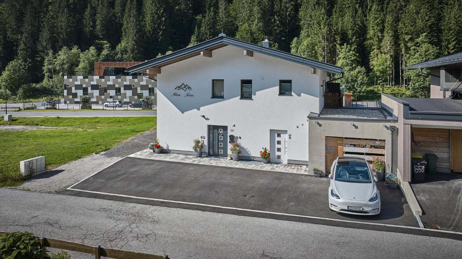 Haus Joan - Apartments Saalbach-Hinterglemm Exteriör bild